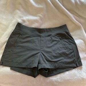 Athleta Trekkie North Short Olive Green